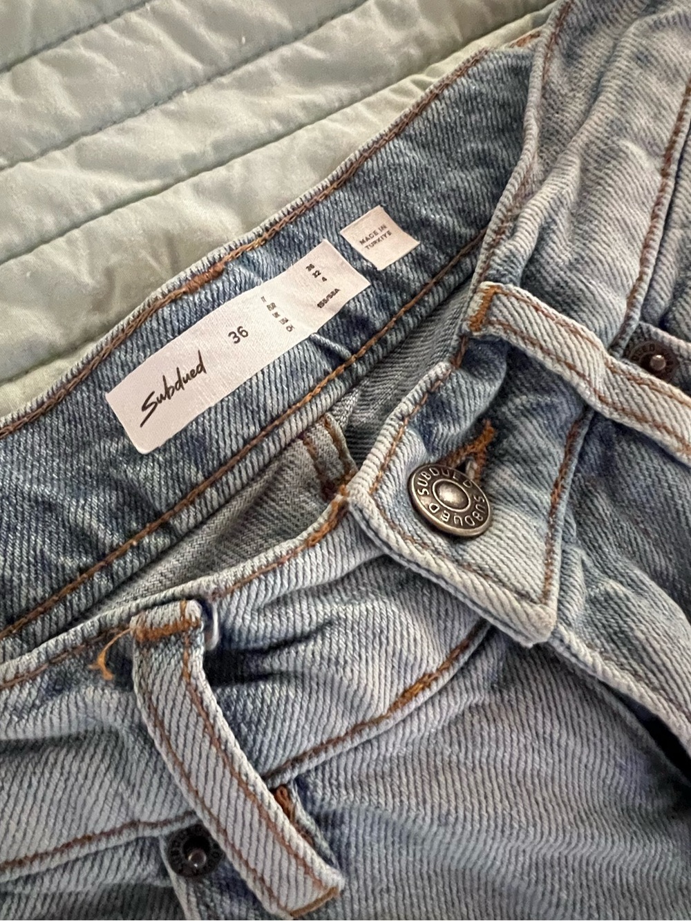 Subdued Brand Women’s Light Wash Jeans with Union Jack Star Patches - Picture 5 of 6